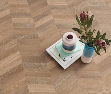 Pale Limed Oak SCB-CH-KP94 chevron floor with flowers and books